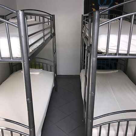 Jacobs Inn Hostel パリ エクステリア 写真