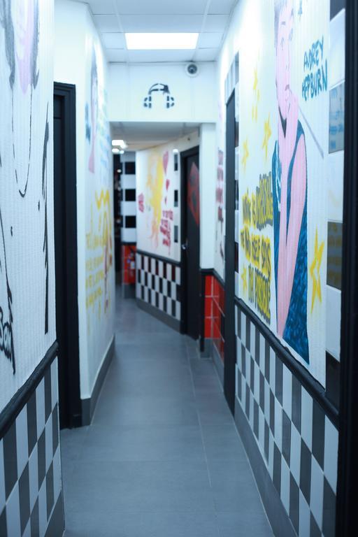 Jacobs Inn Hostel パリ エクステリア 写真