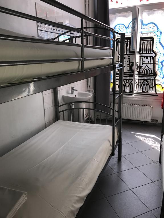 Jacobs Inn Hostel パリ エクステリア 写真