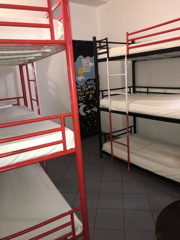 Jacobs Inn Hostel パリ エクステリア 写真