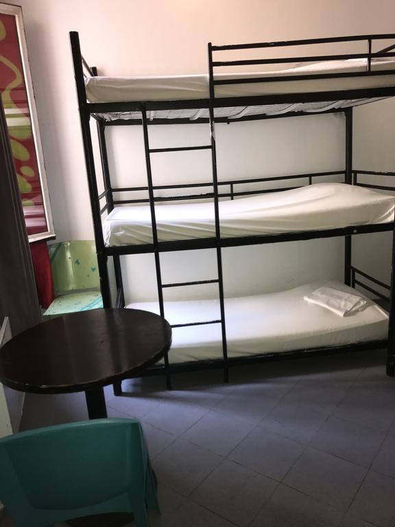 Jacobs Inn Hostel パリ エクステリア 写真